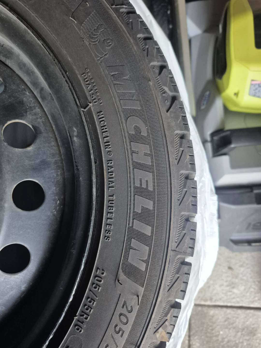 Michelin X-Ice Snow Tires with Rims 205/55R16 - photo 4