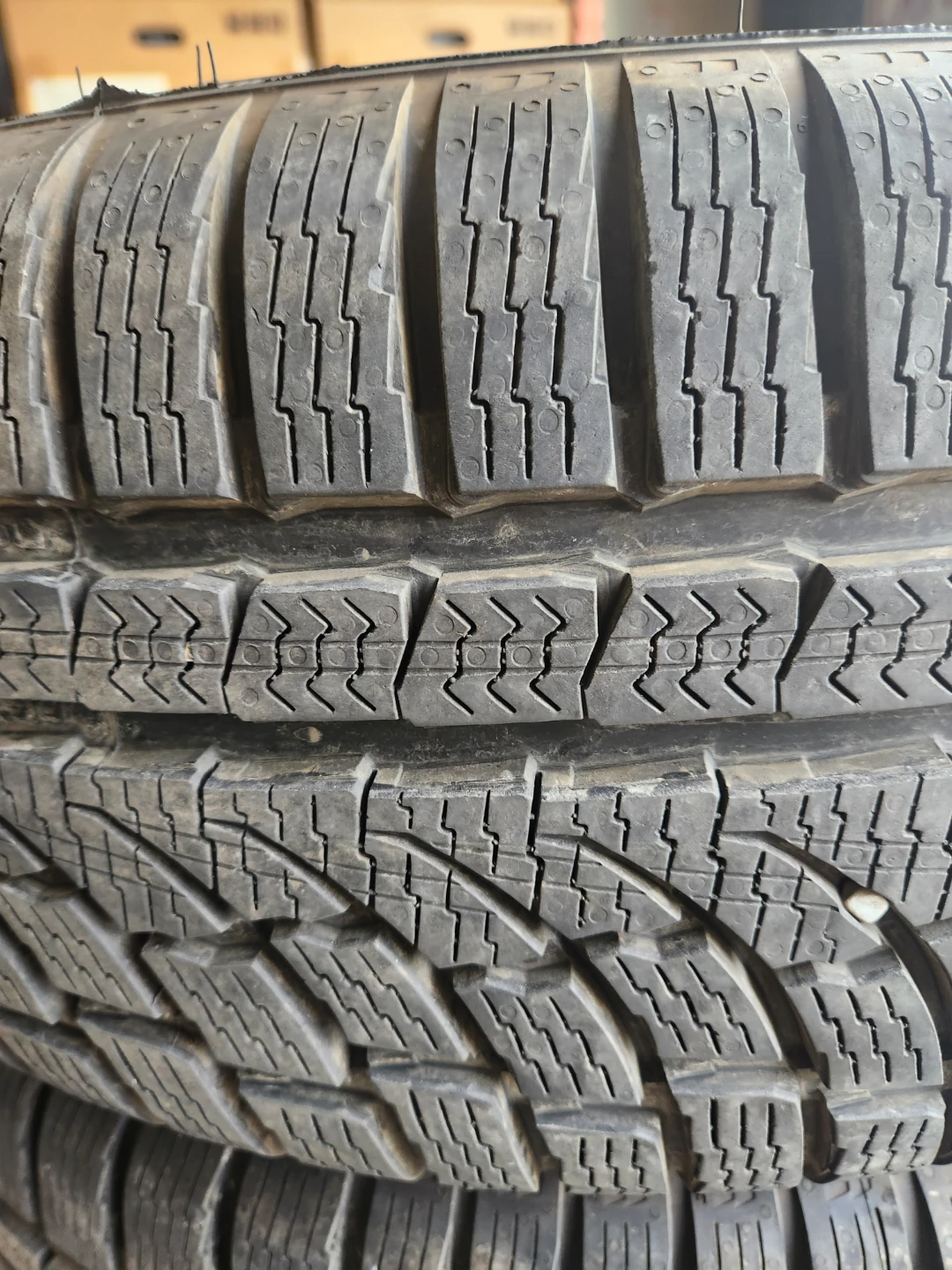 100km driven 4 Nokian Tyres all weather SUV 235/65R18 - photo 3