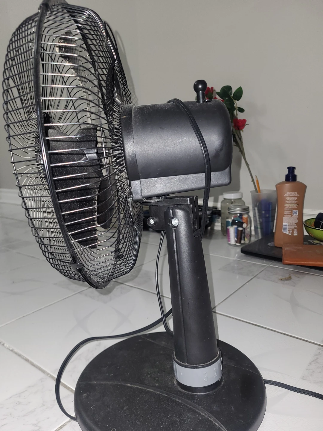 Black Table Fan - photo 2