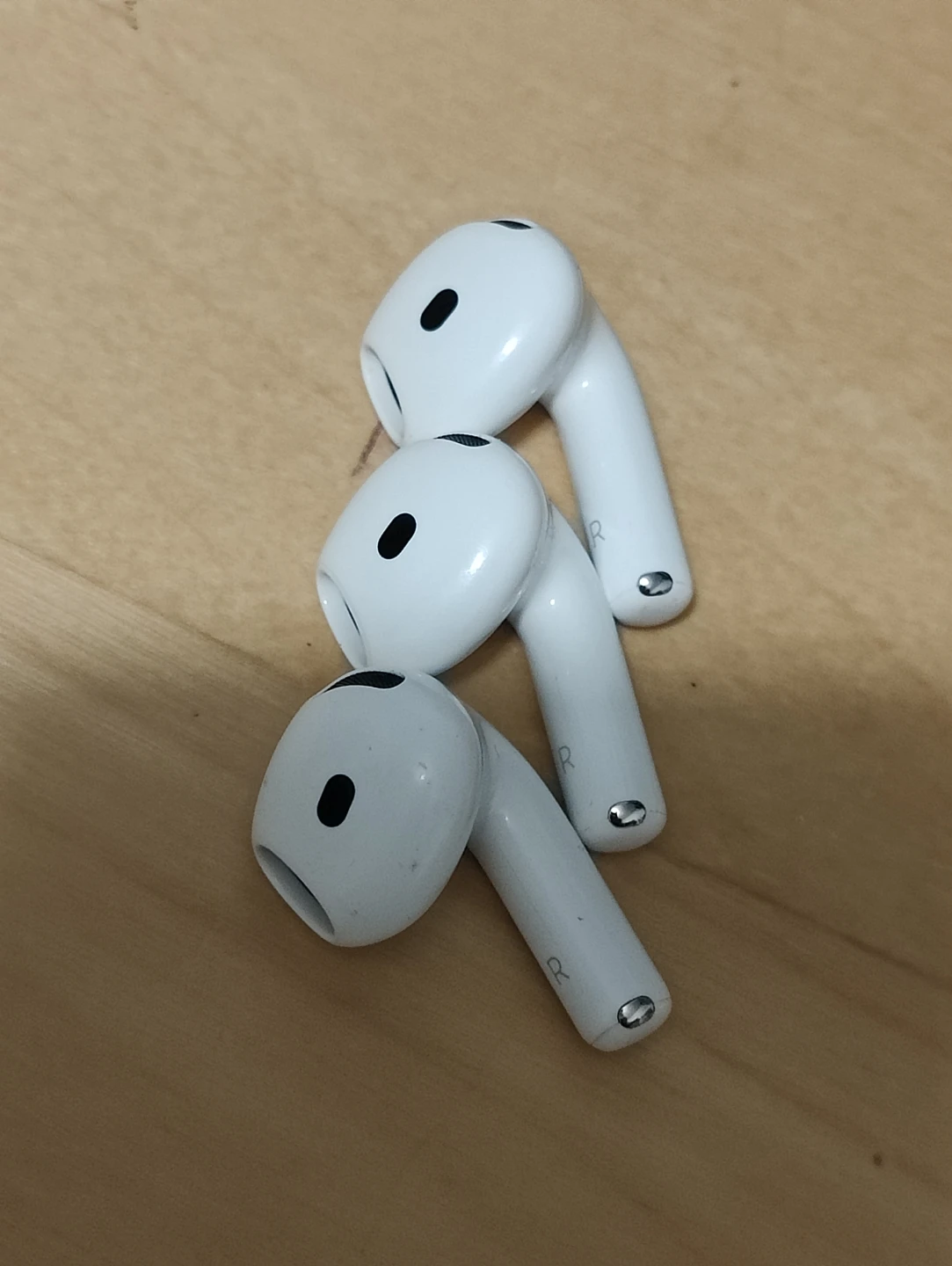 Apple AirPods 4th Gen RIGHT SIDE (R) ONLY