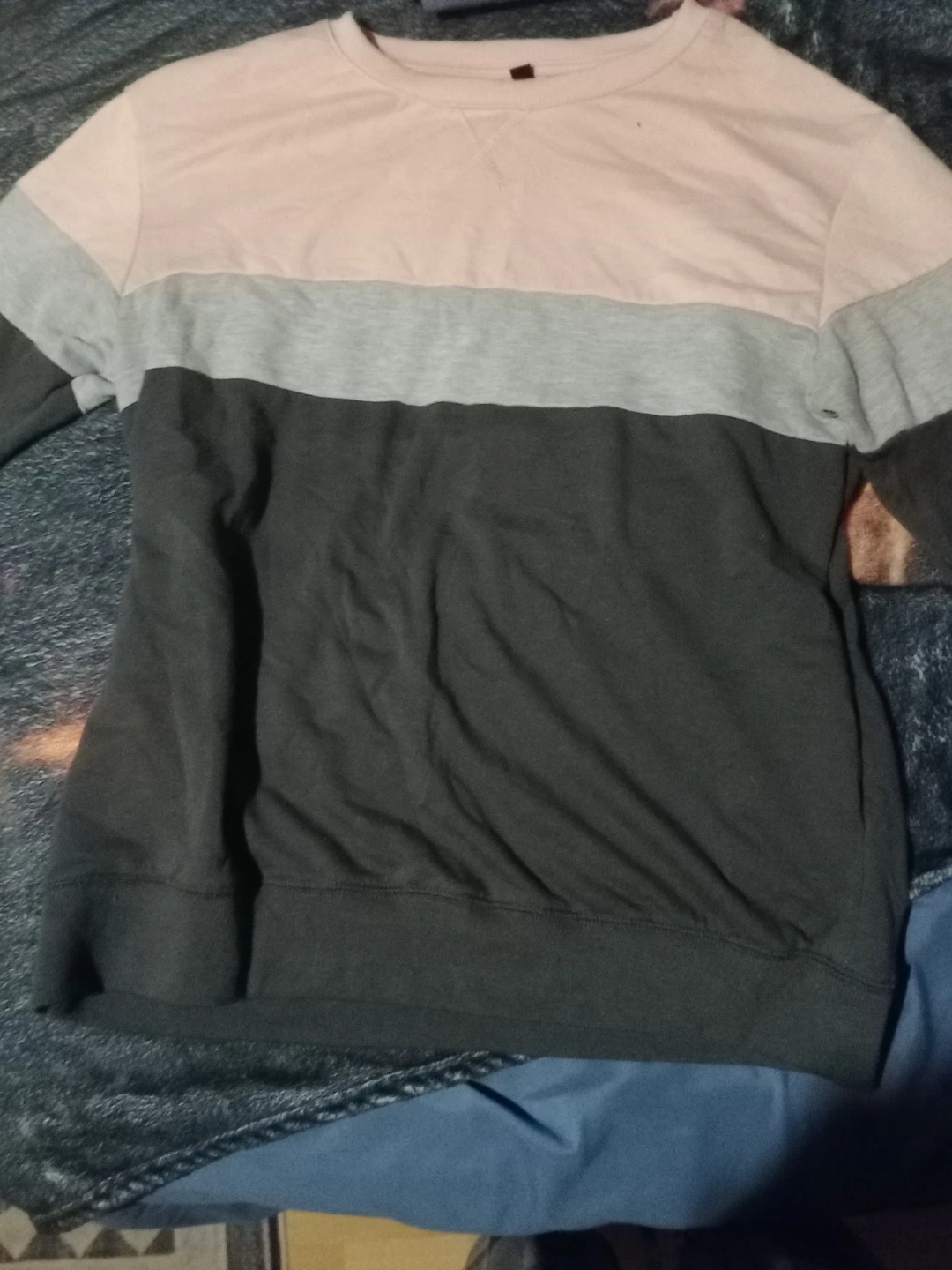 Colour-blocked sweatshirt