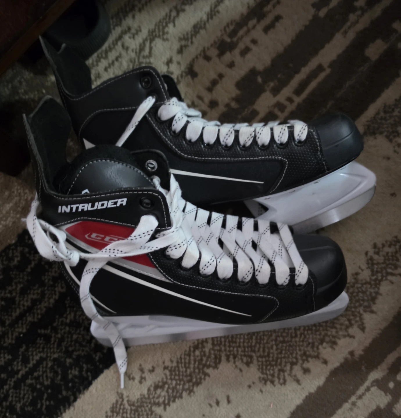 CCM Intruder Hockey Skates Size 8 - photo 2