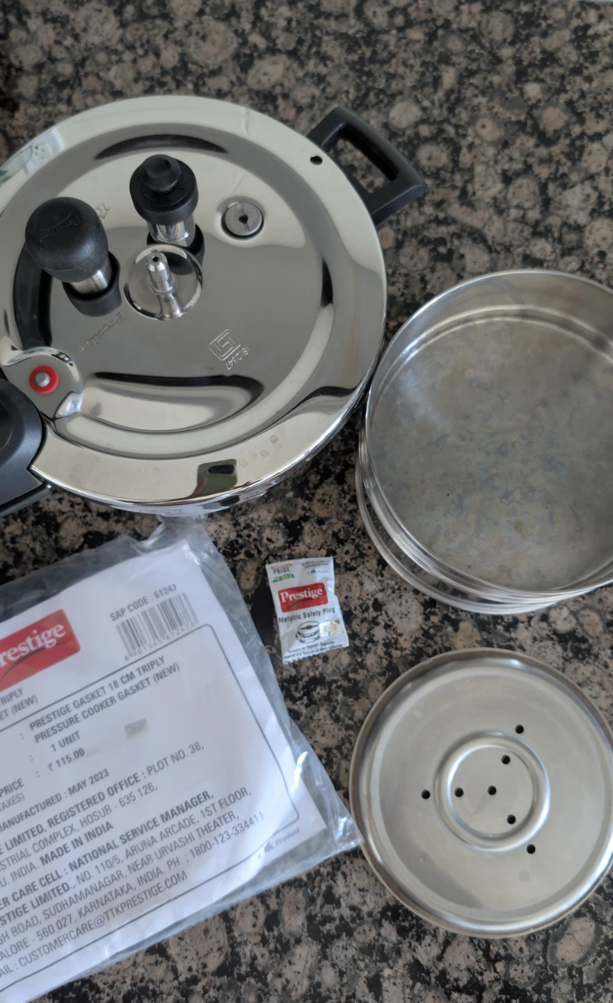 Prestige SVACCH Tri-ply Stainless Steel Pressure Cooker 3.0L