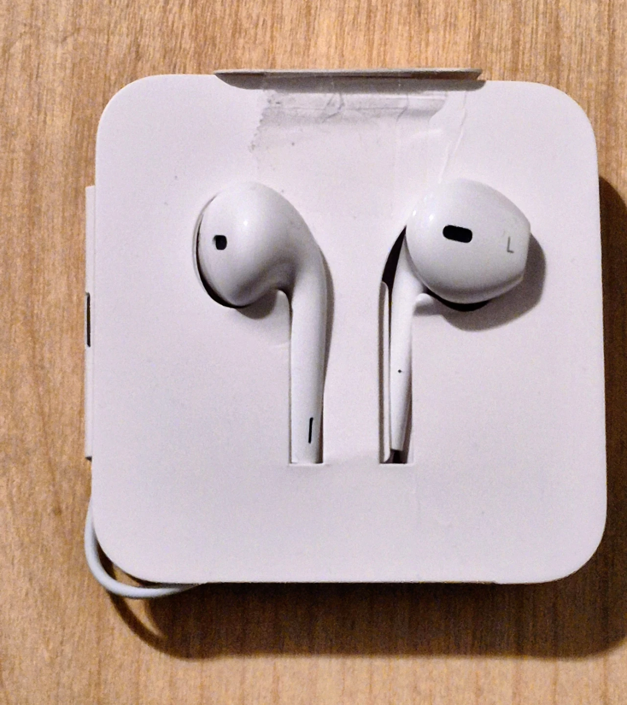 BN)Apple EarPods with Lightning Connector