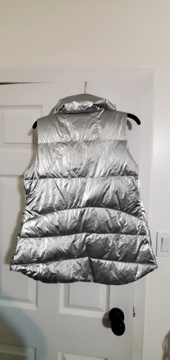 Athleta Metallic Silver Puffer Vest - photo 5