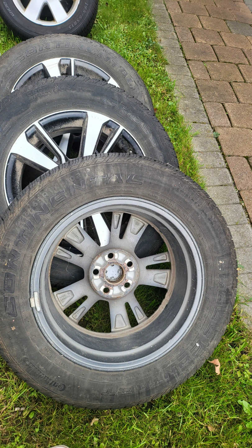 Set of 4 Toyota Rims with Continental Tires - photo 3