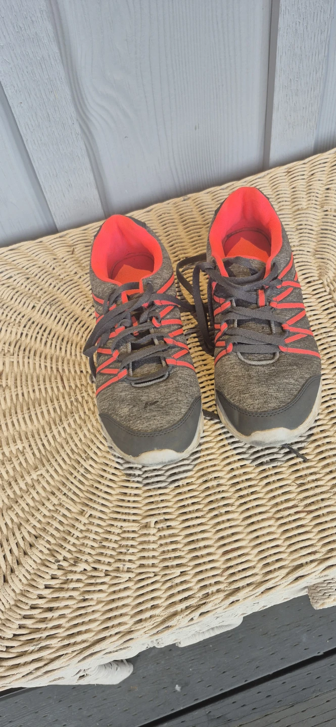 Karrimor Grey and Red Sneakers - photo 2