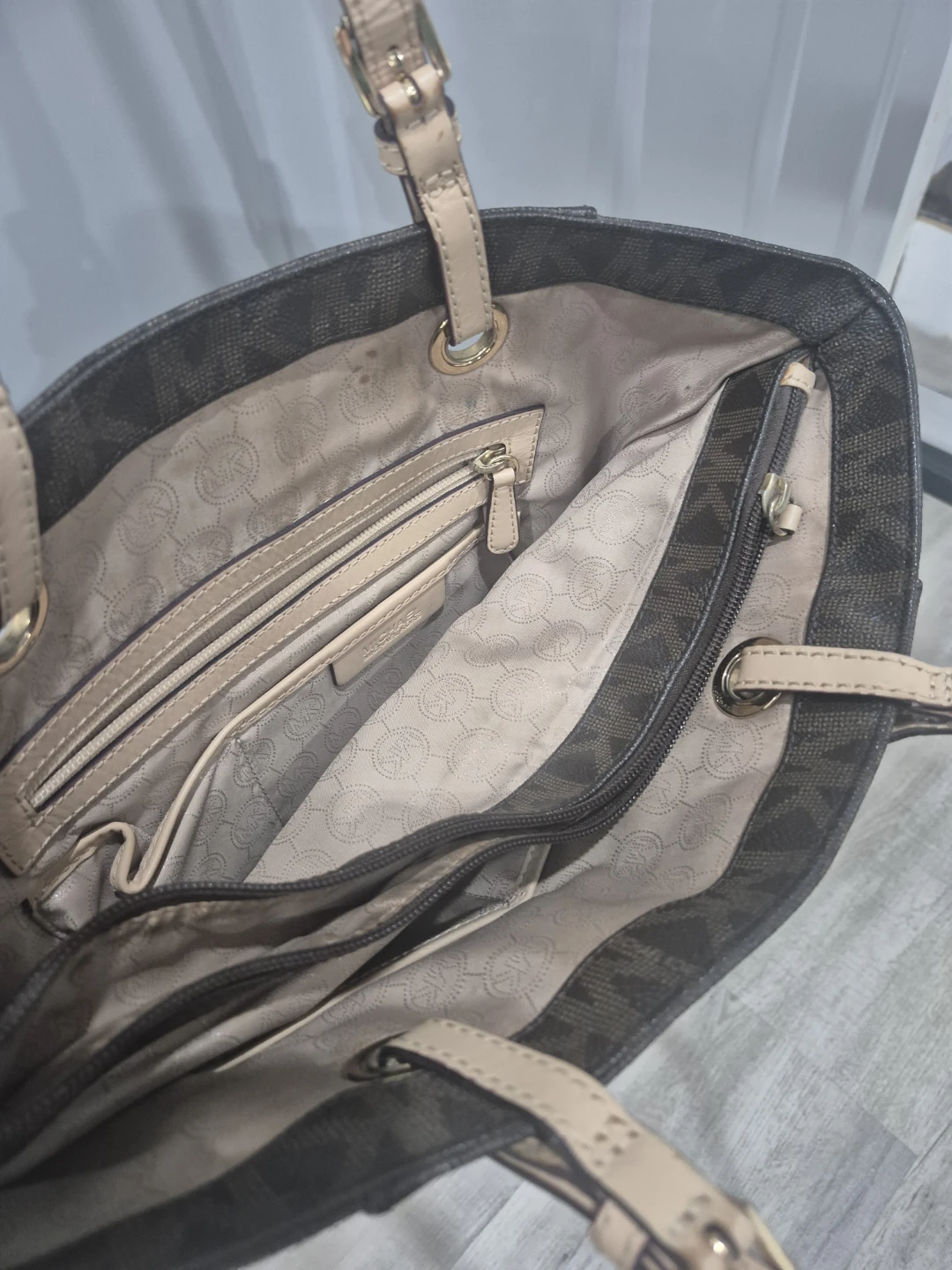 Michael Kors monogram tote bag - photo 2