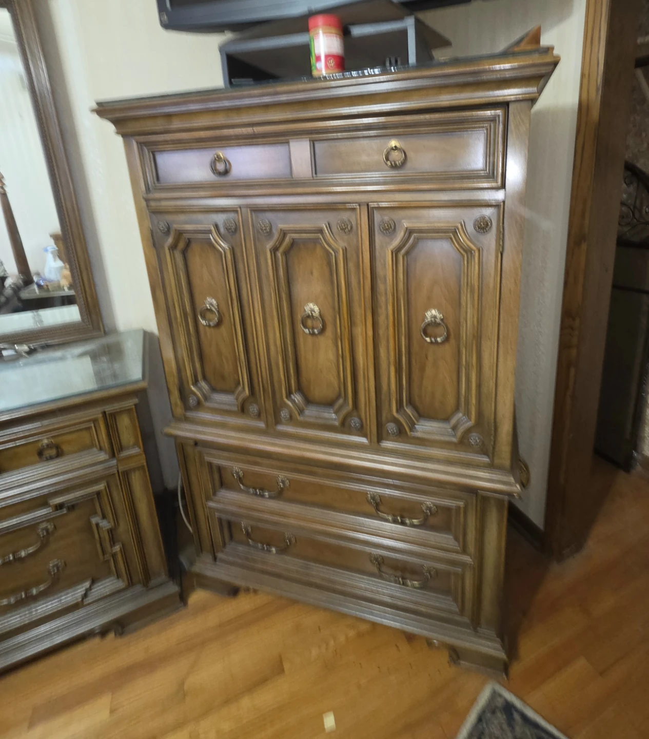 Thomasville Dresser Set Spanish Mediterranean Style - photo 2