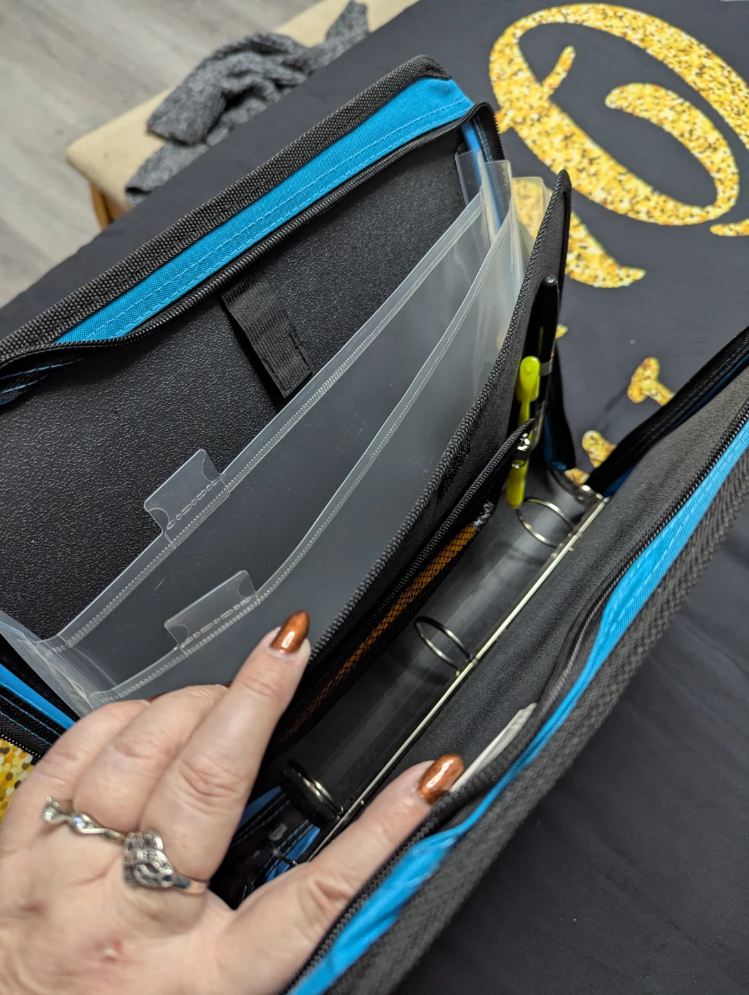 Zippered 3-Ring Binder Organizer - photo 2