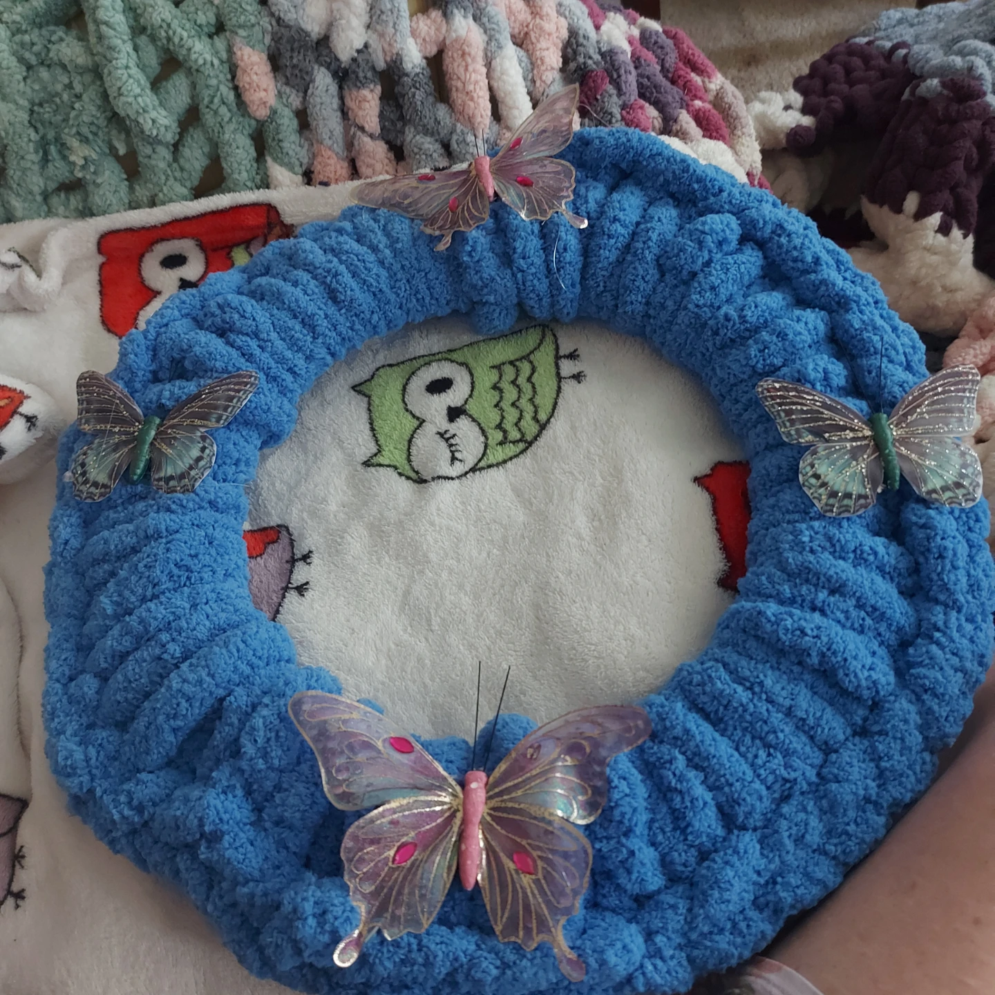 Handmade Blue Chunky Yarn Butterfly Wreath - photo 2