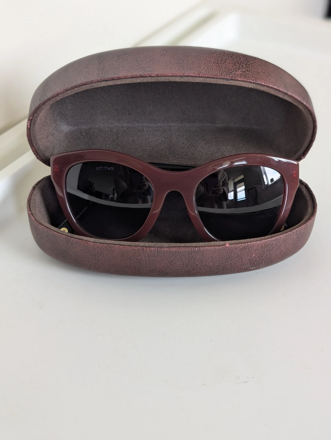 ett:twa Sunglasses in Maroon