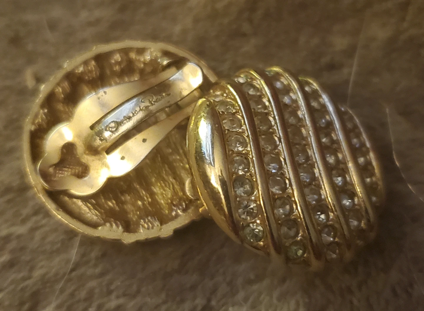 Oscar de la Renta gold-tone clip-on earrings - photo 3