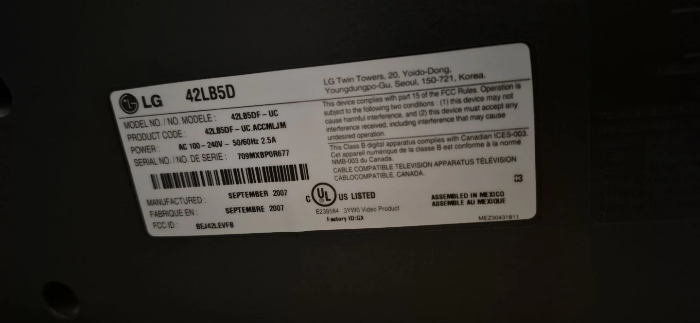 LG 42 inch LCD Television - photo 3
