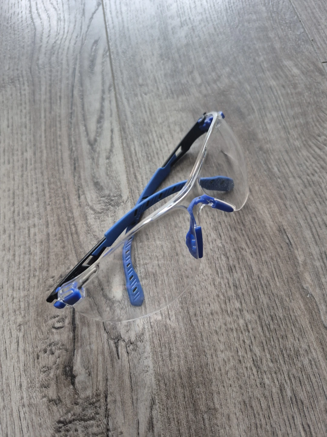 Safety glasses with blue accents