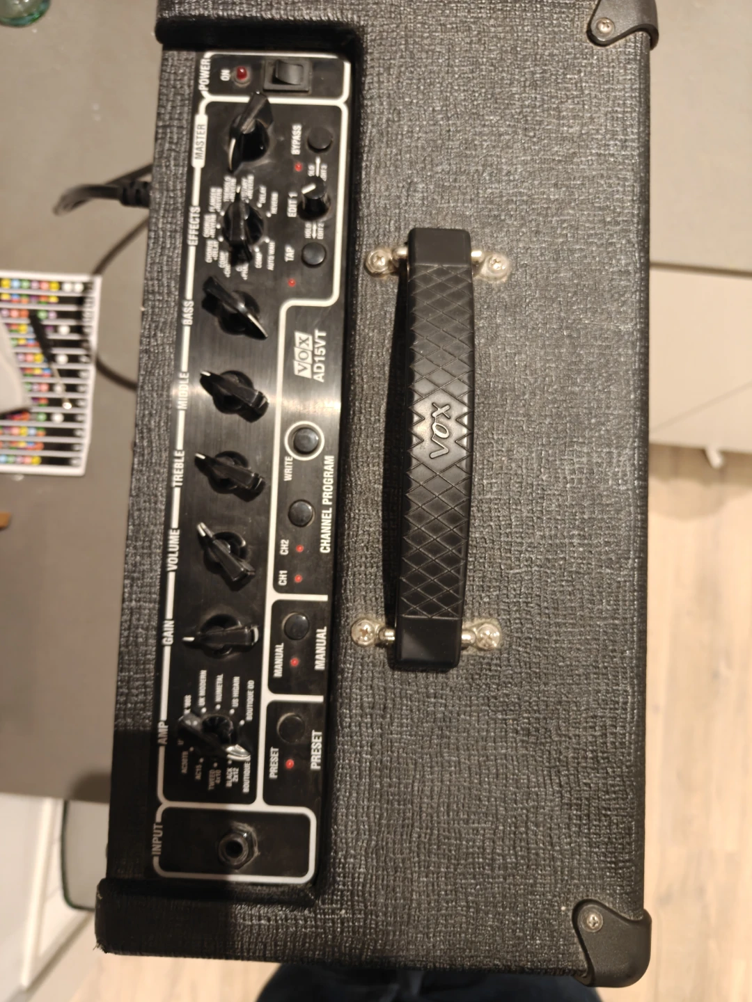 Vox Valvetronix AD15VT Guitar Amplifier - photo 3