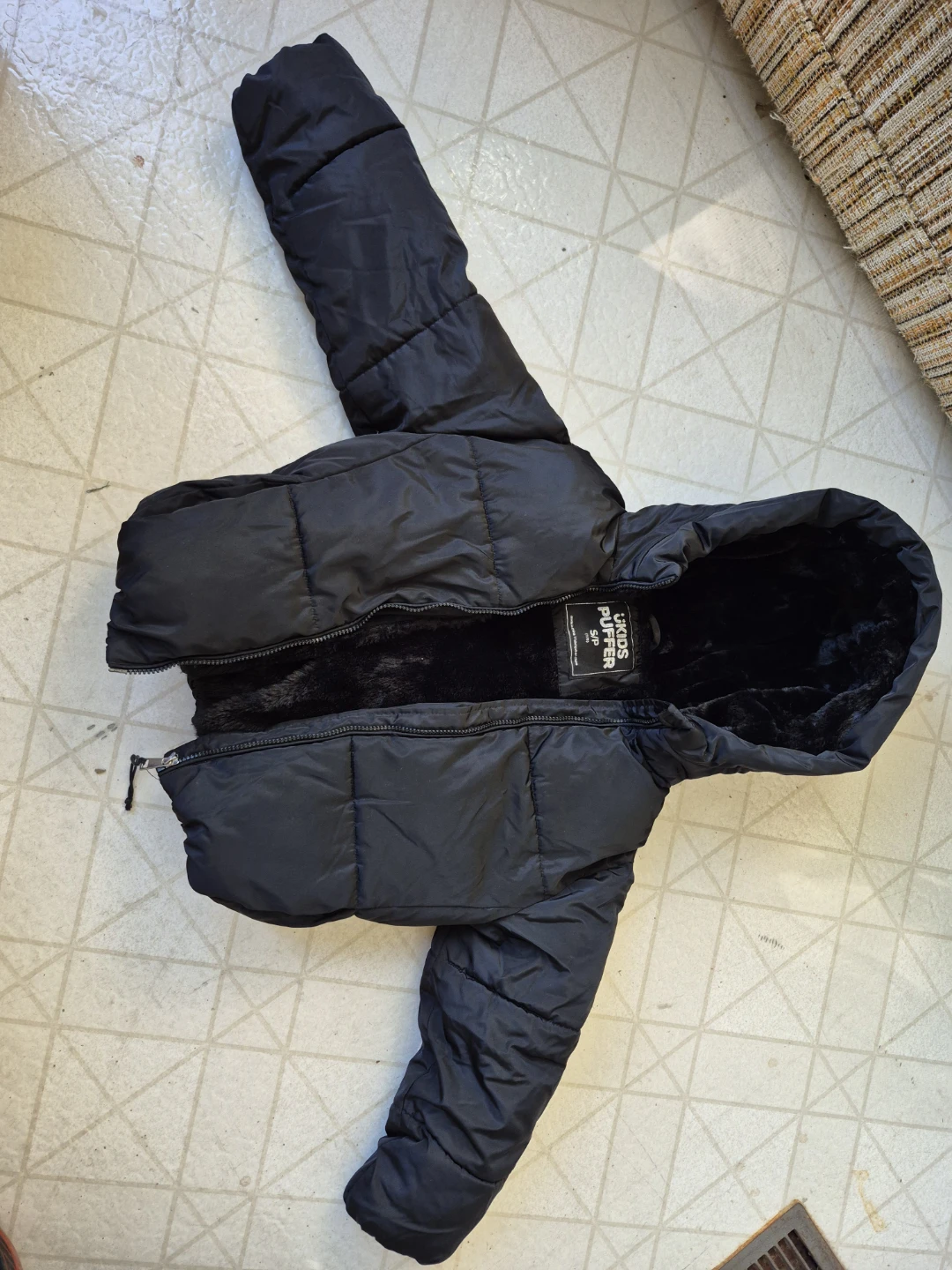 Kids Puffer Jacket Size S (7/8)