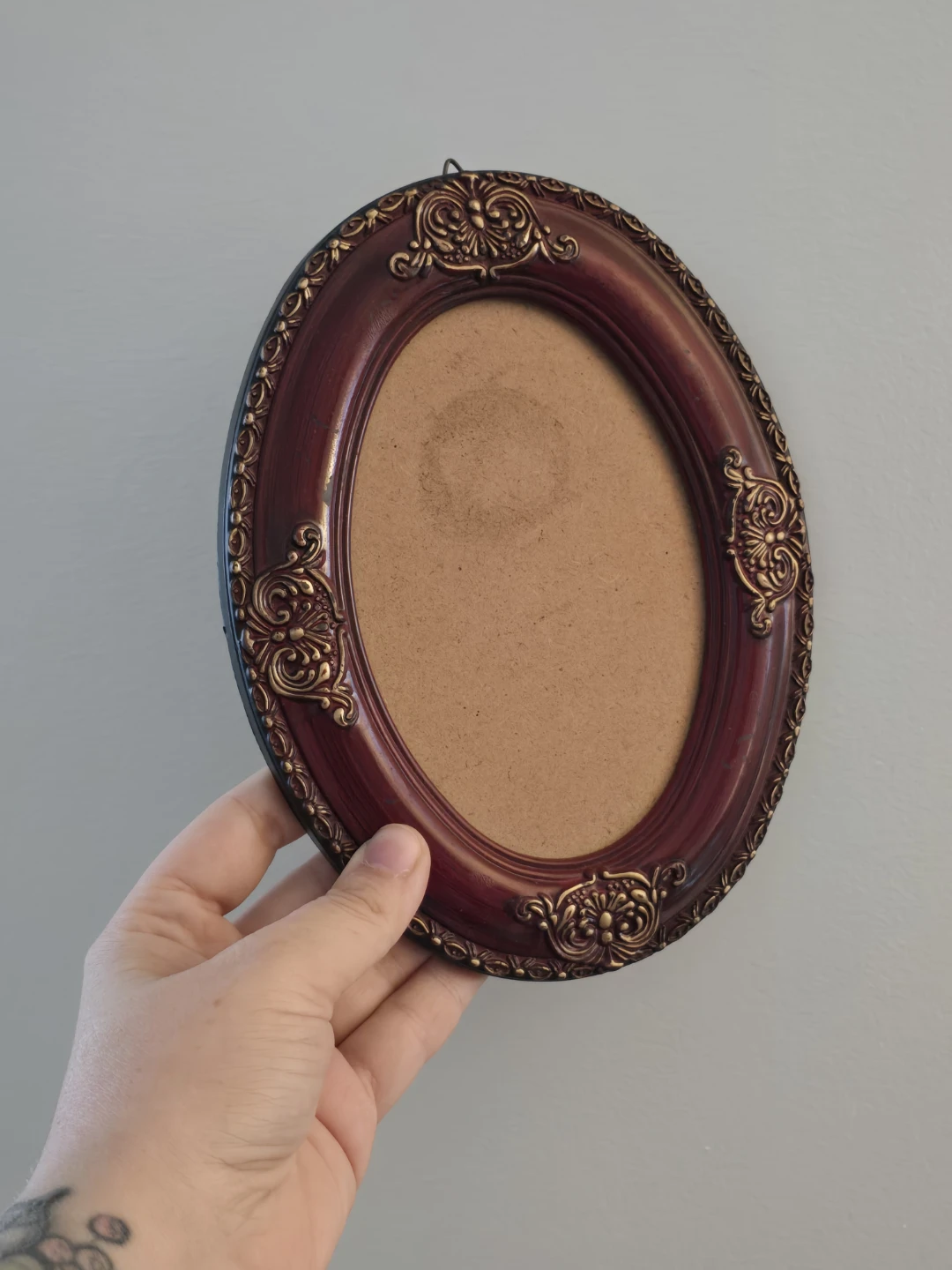 Set of Two Vintage-Style Oval Frames - photo 3