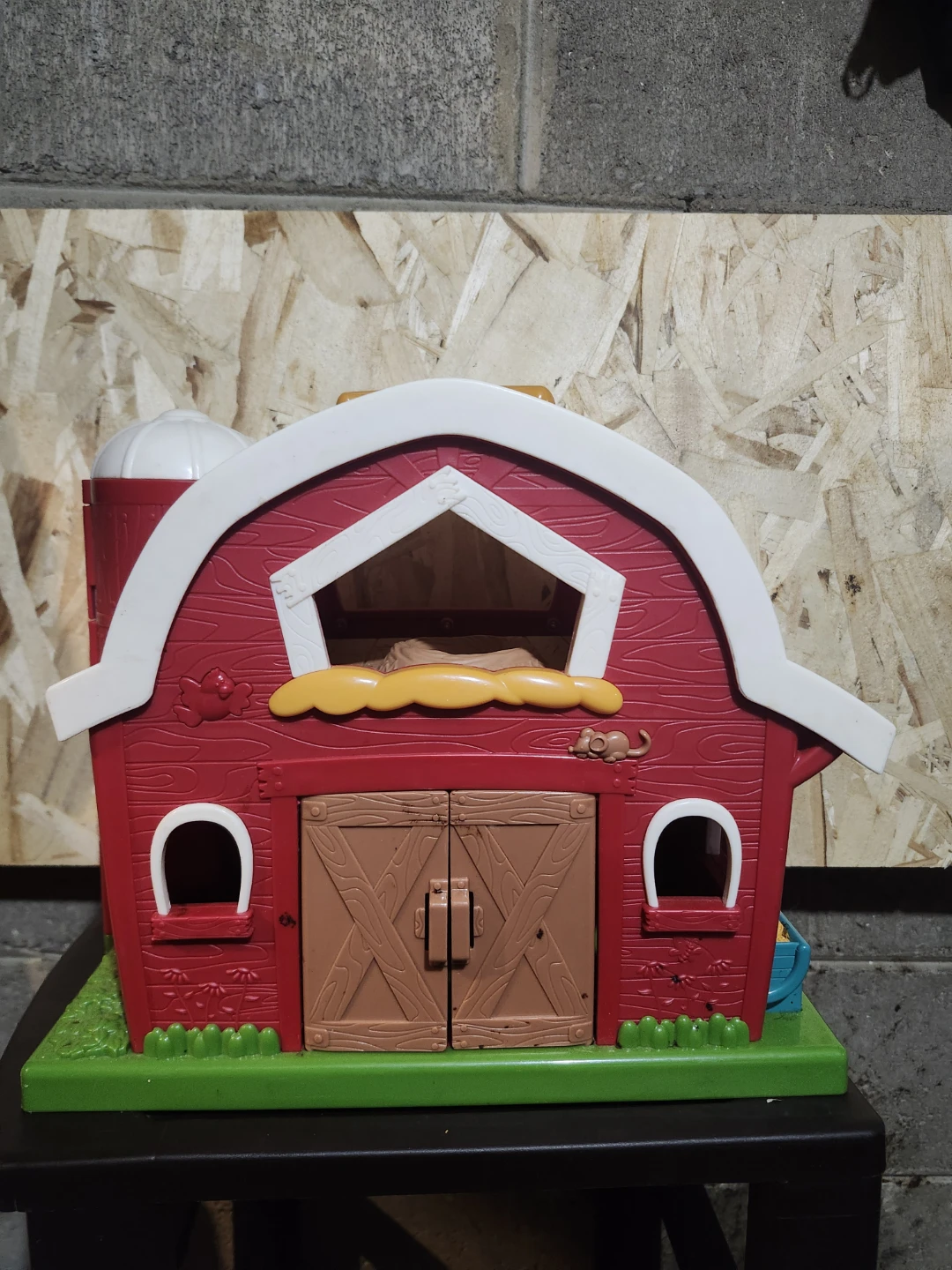 Battat BigbRed Barn Farm Playset