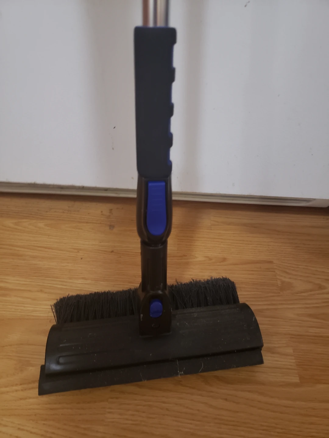 Certified Telescopic Snowbrush with Pivoting Head - photo 4