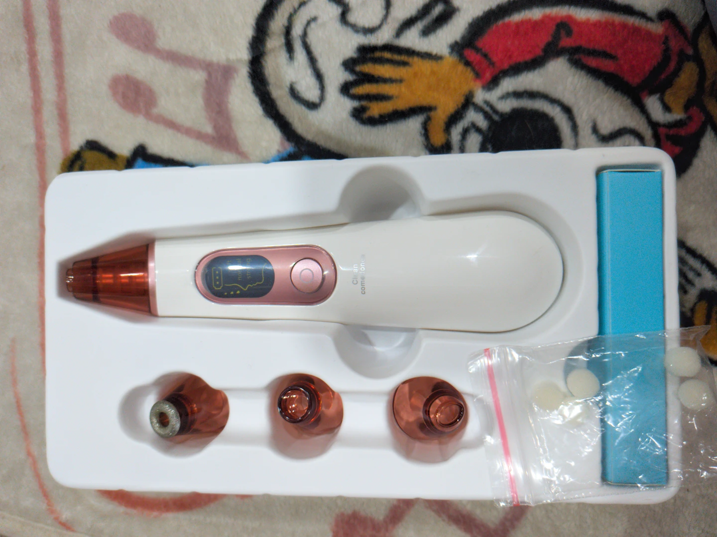 Blackhead Remover with LED Screen - photo 3