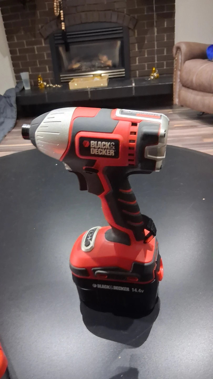 Black & Decker 14.4V Impact Driver with Charger - photo 4