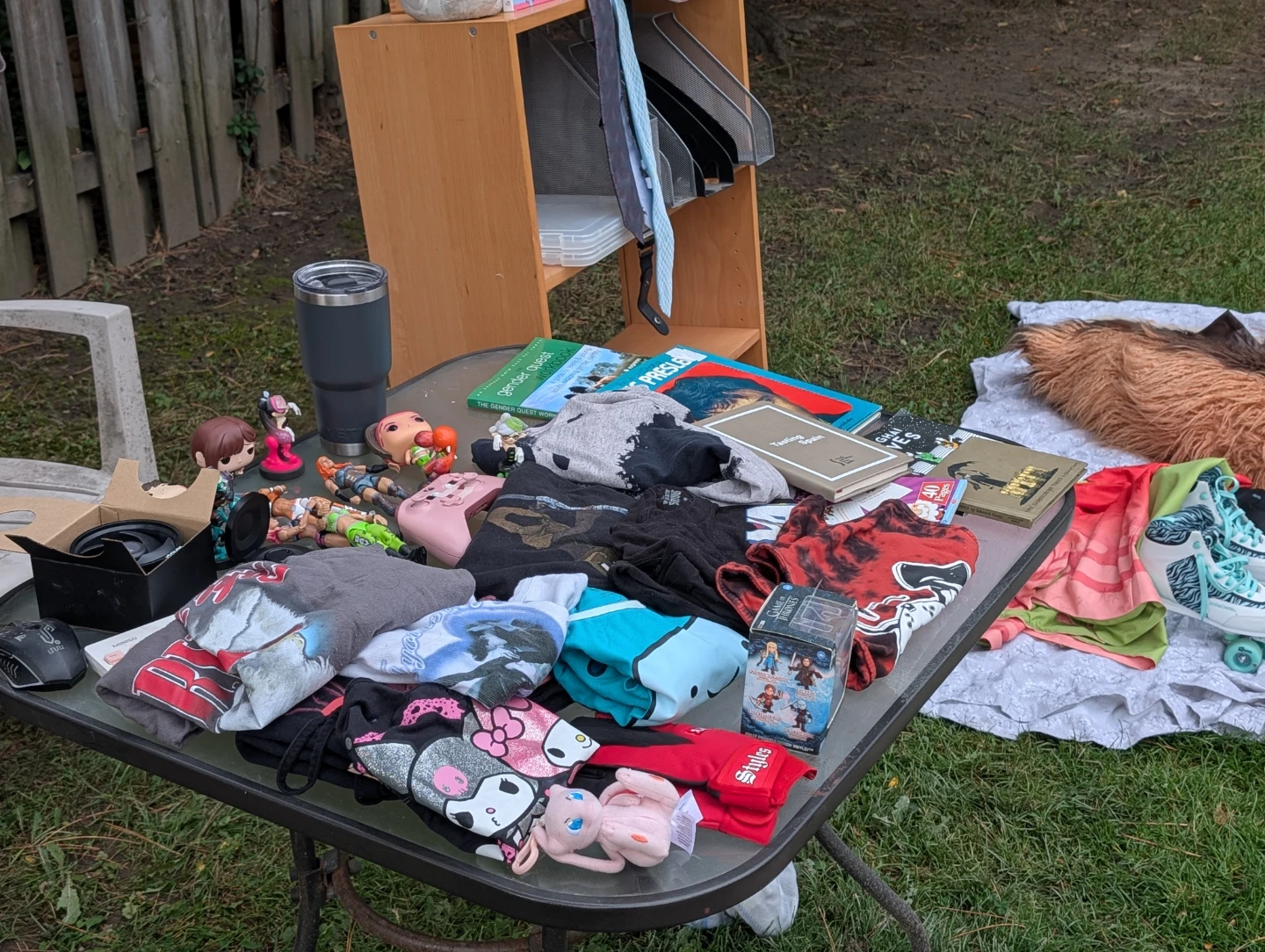 Garage sale Today!! - photo 5