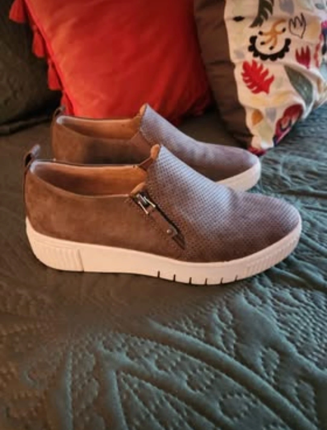 SOUL Naturalizer Women's Turner Slip-On Sneaker (size 7) - photo 2