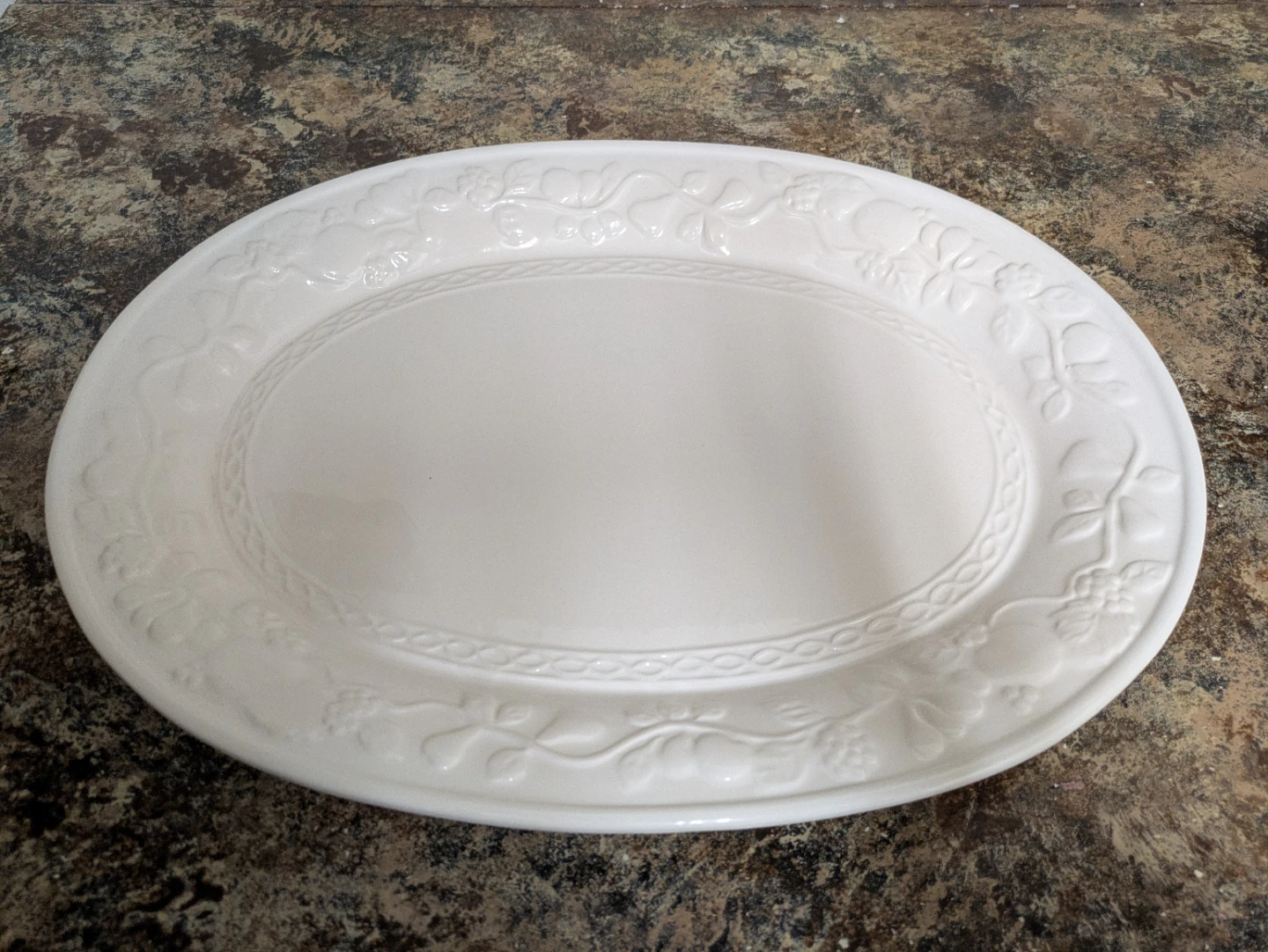 Gibson Housewares Oval Serving Platter