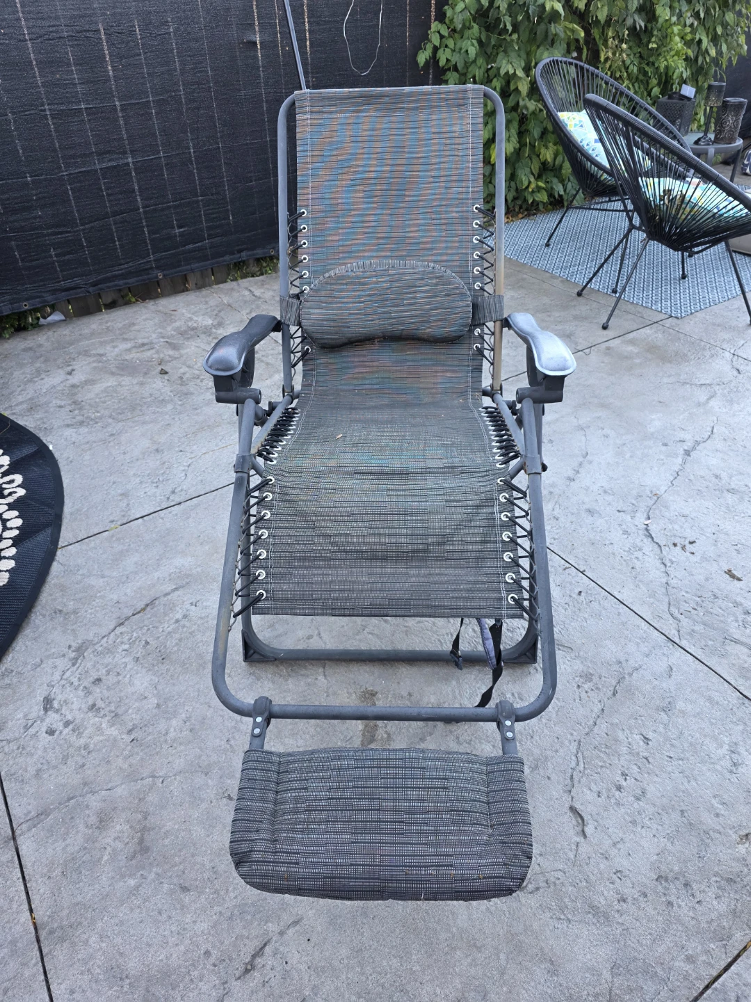 Gravity Chair ( 2 AVAIL)