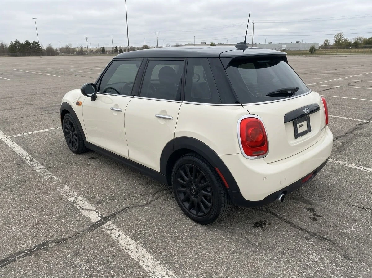 2017 Mini Cooper -  62000km ONLY. - photo 3