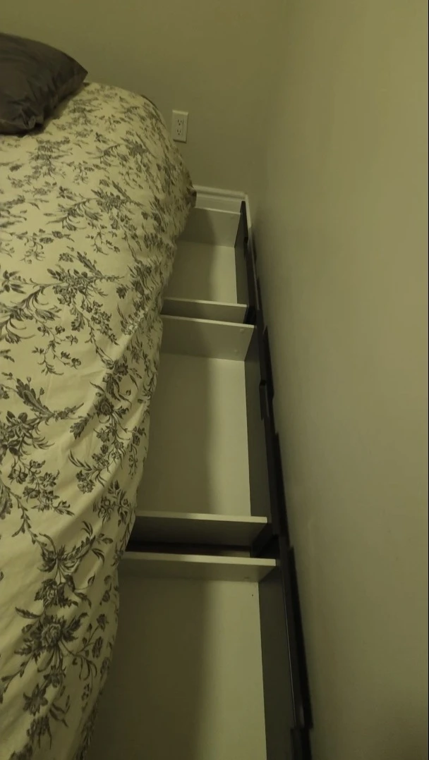 Queen Bed Frame - 6 Large Storage Drawers -Excellent Condition