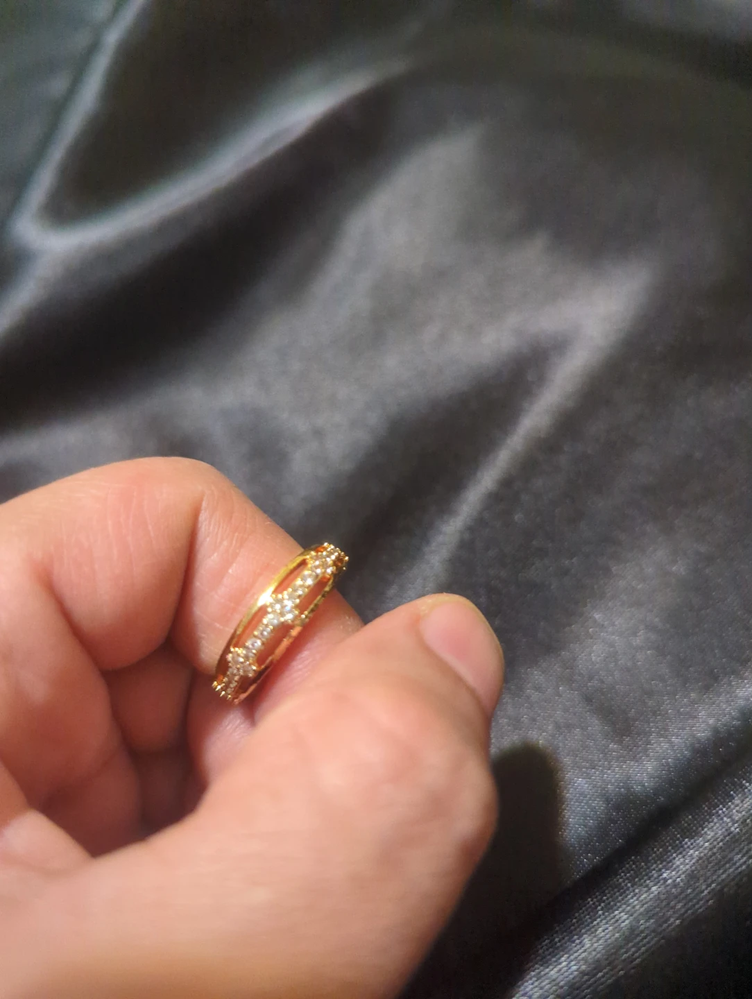 Gold Tone Rhinestone Ring