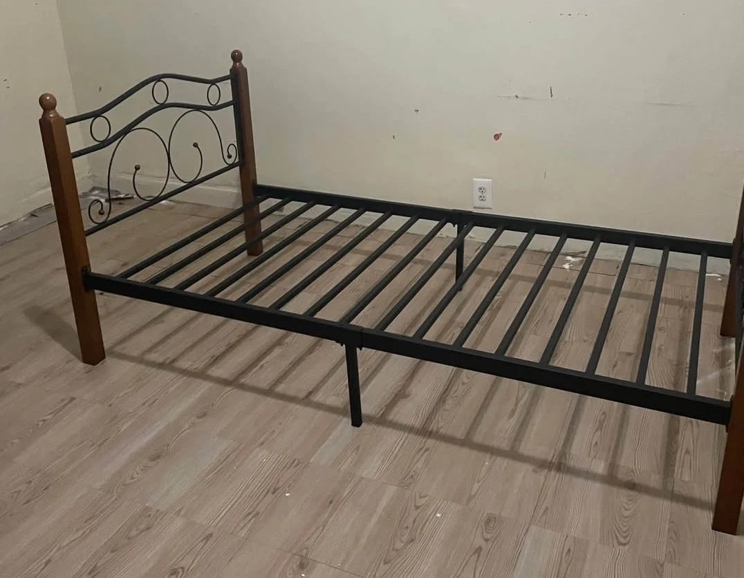 Twin Size Metal and Wood Bed Frame - photo 5