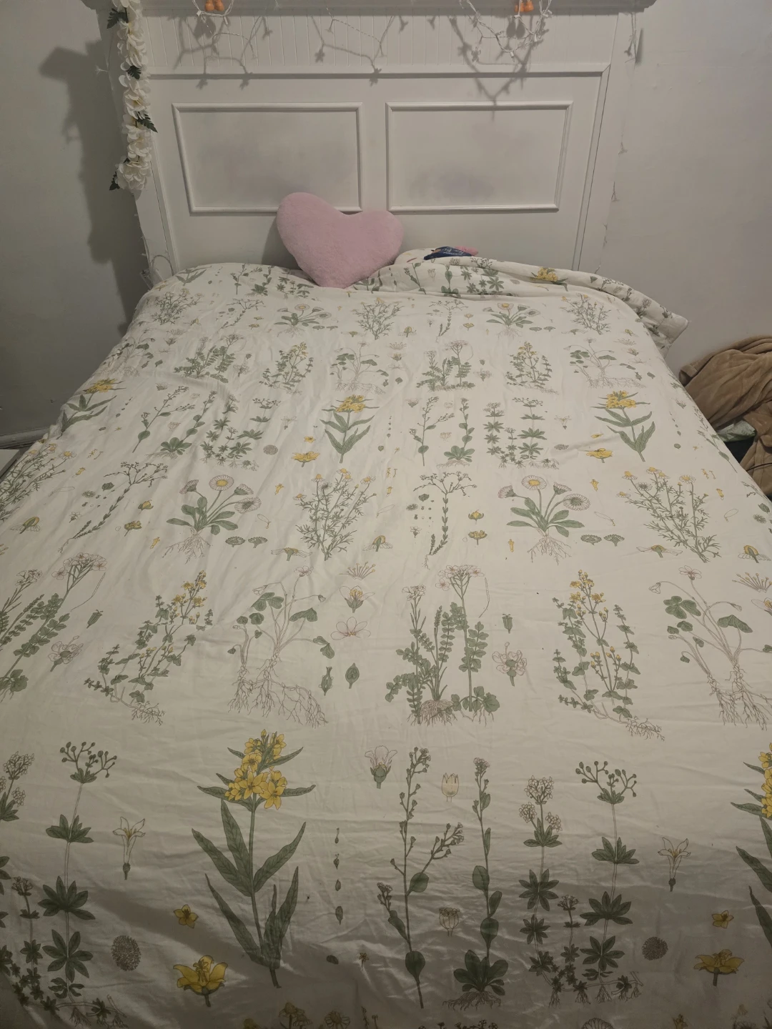 Sturdy Full-sized Spencer storage Bed