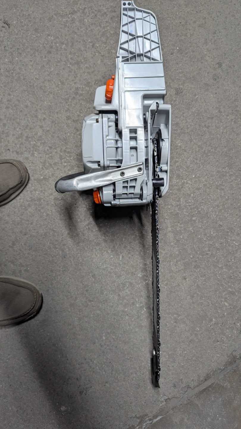 Chainsaw - photo 4