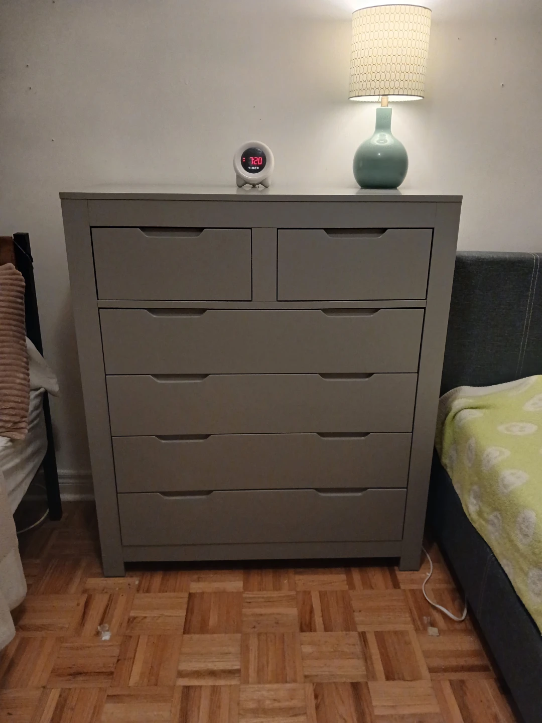 Hull 5 drawer dresser from jysk (94 x 91 x 40 cm)