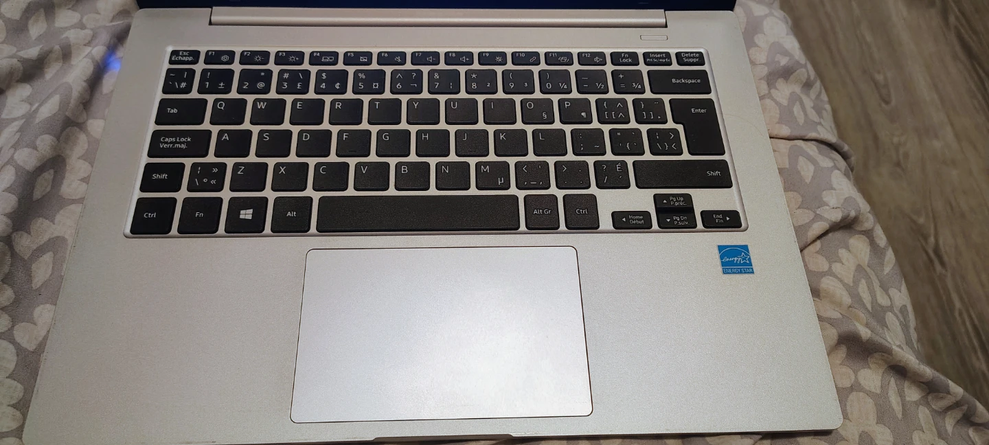 Samsung Silver Laptop - photo 3