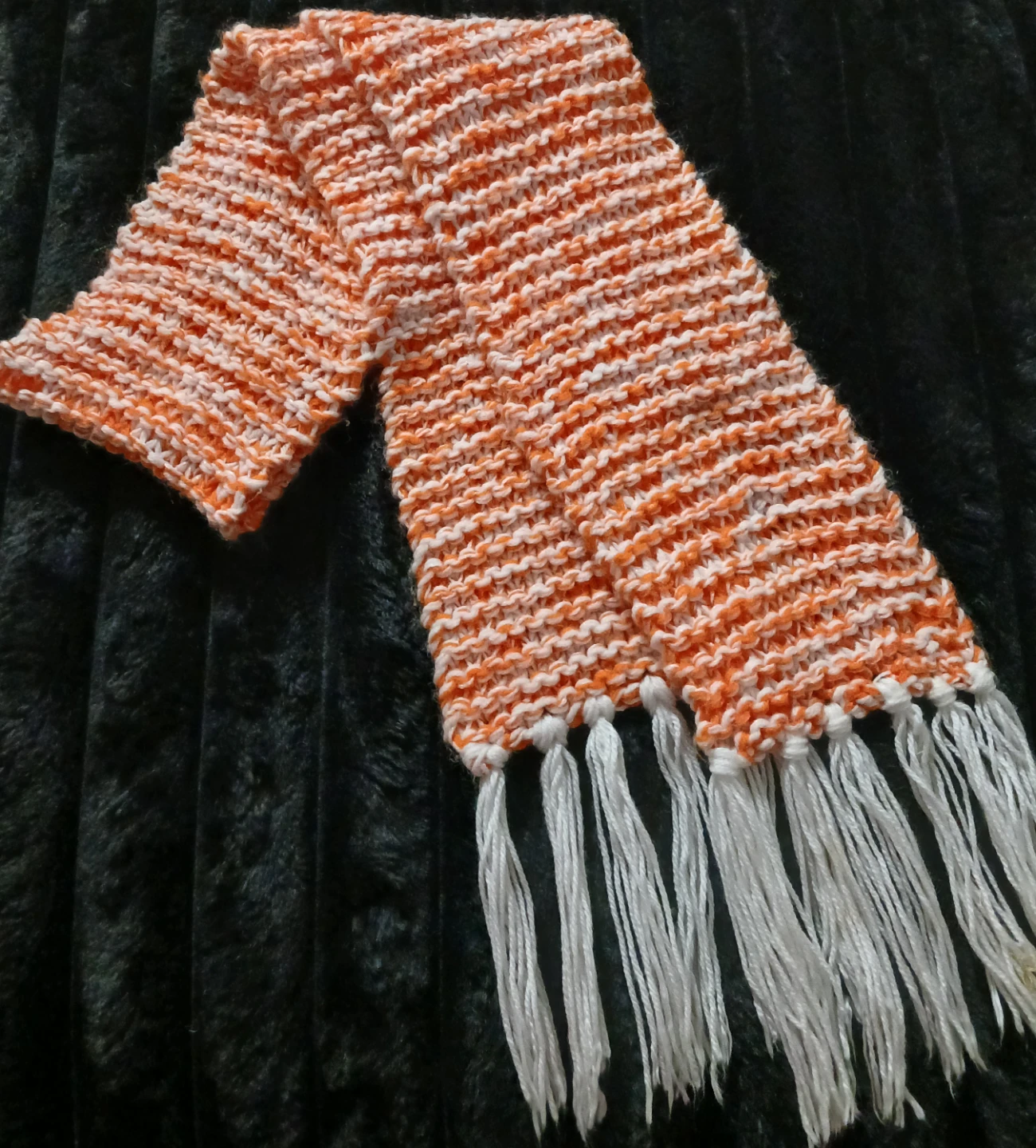 NEW Hand-knitted orange and white scarf with fringe - photo 4