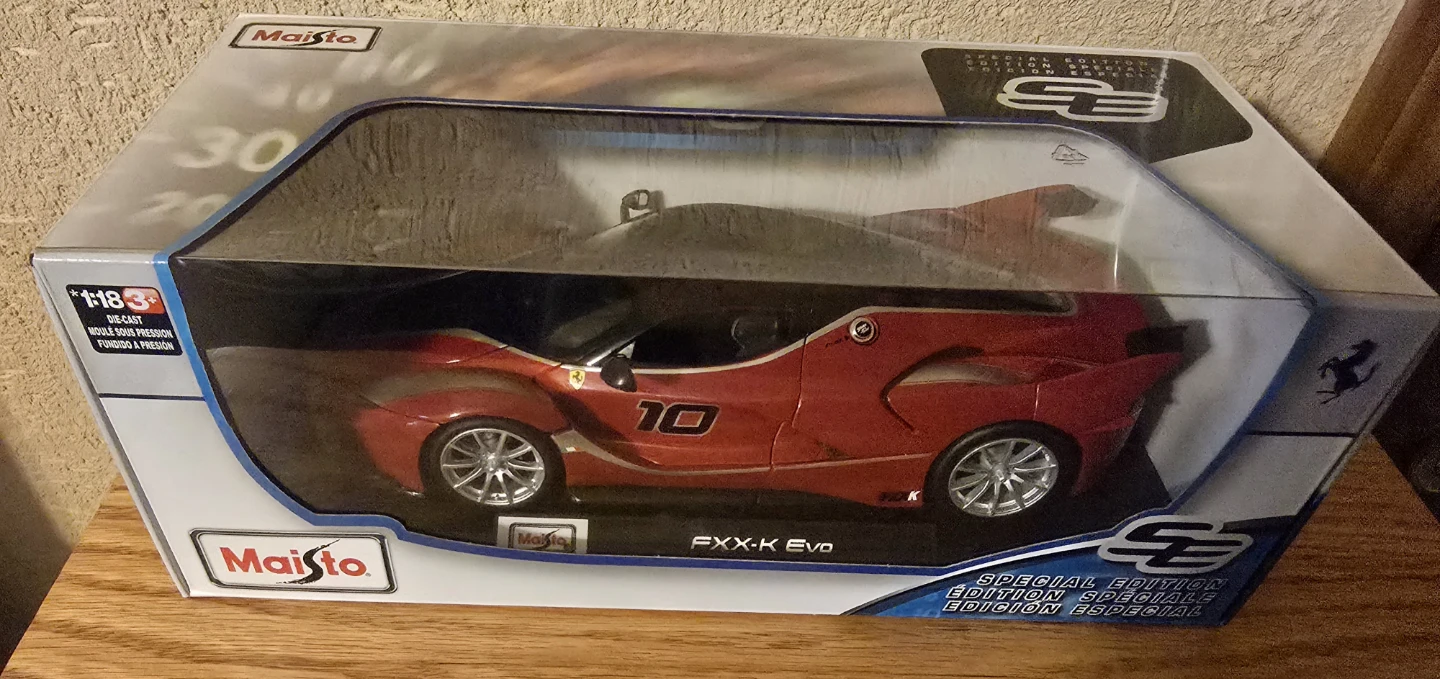 1:18 Ferrari FXX-K Evo