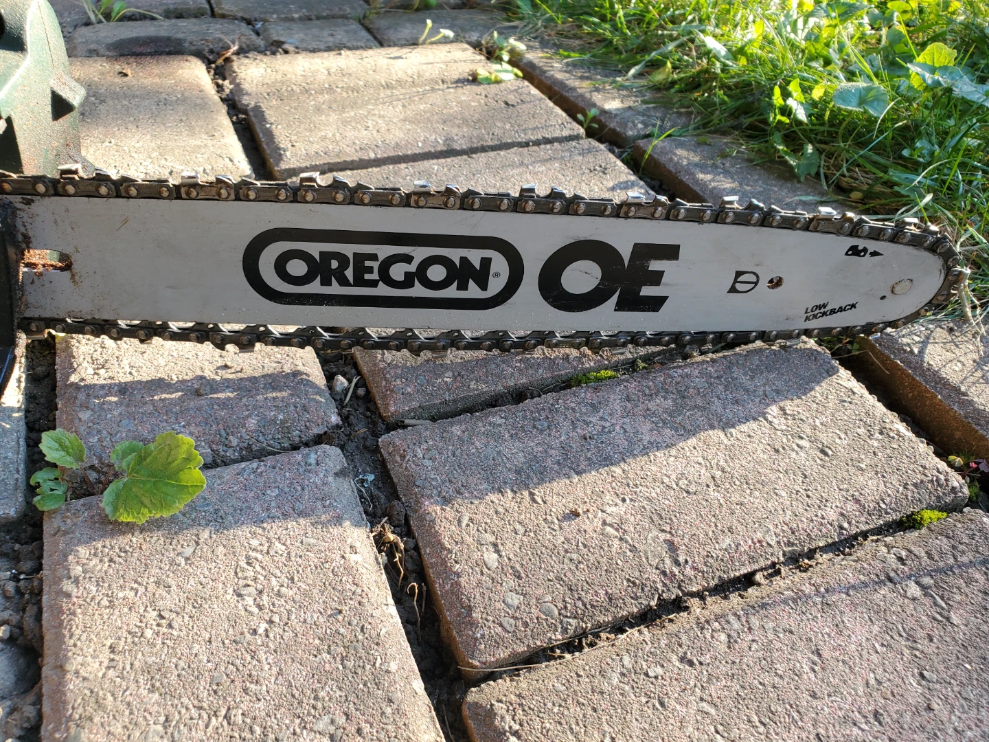 Yardworks 14-inch Electric Chainsaw - photo 3