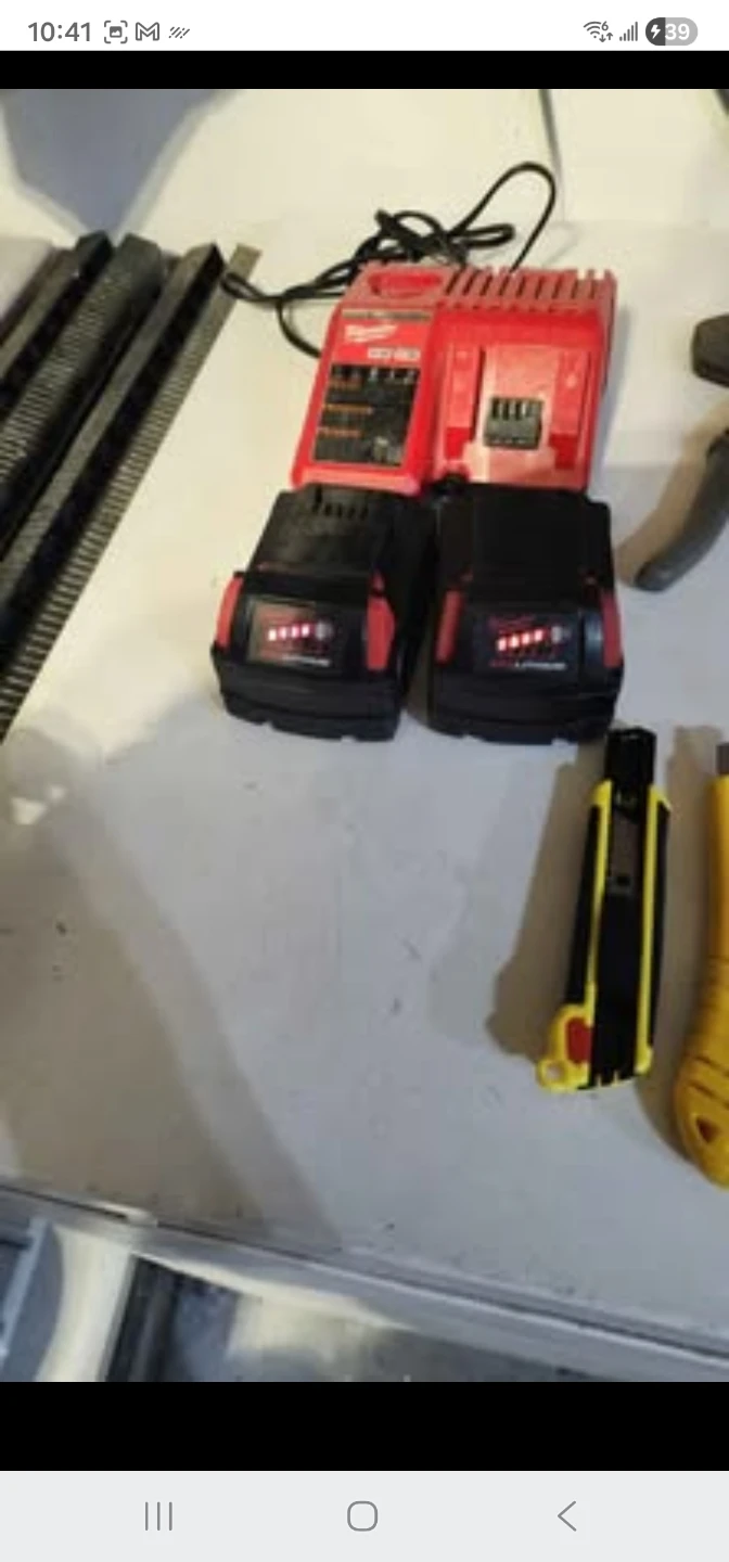 Milwaukee M18 Battery Charger with Two Batteries - photo 2