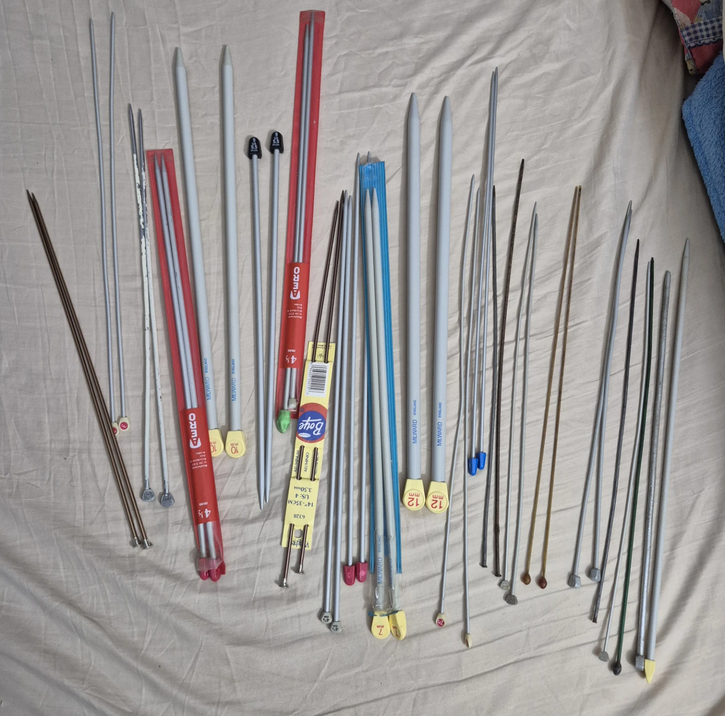 Large Collection of Vintage Knitting Needles - photo 4