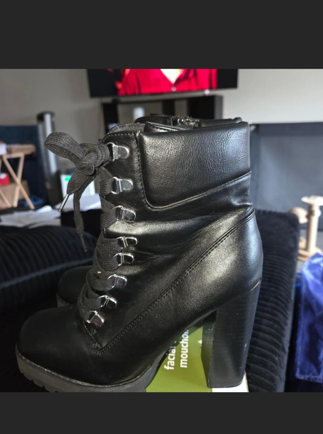 Steve Madden 'Beso' Lace Up Platform Boots in a Ladies 8½ - photo 3