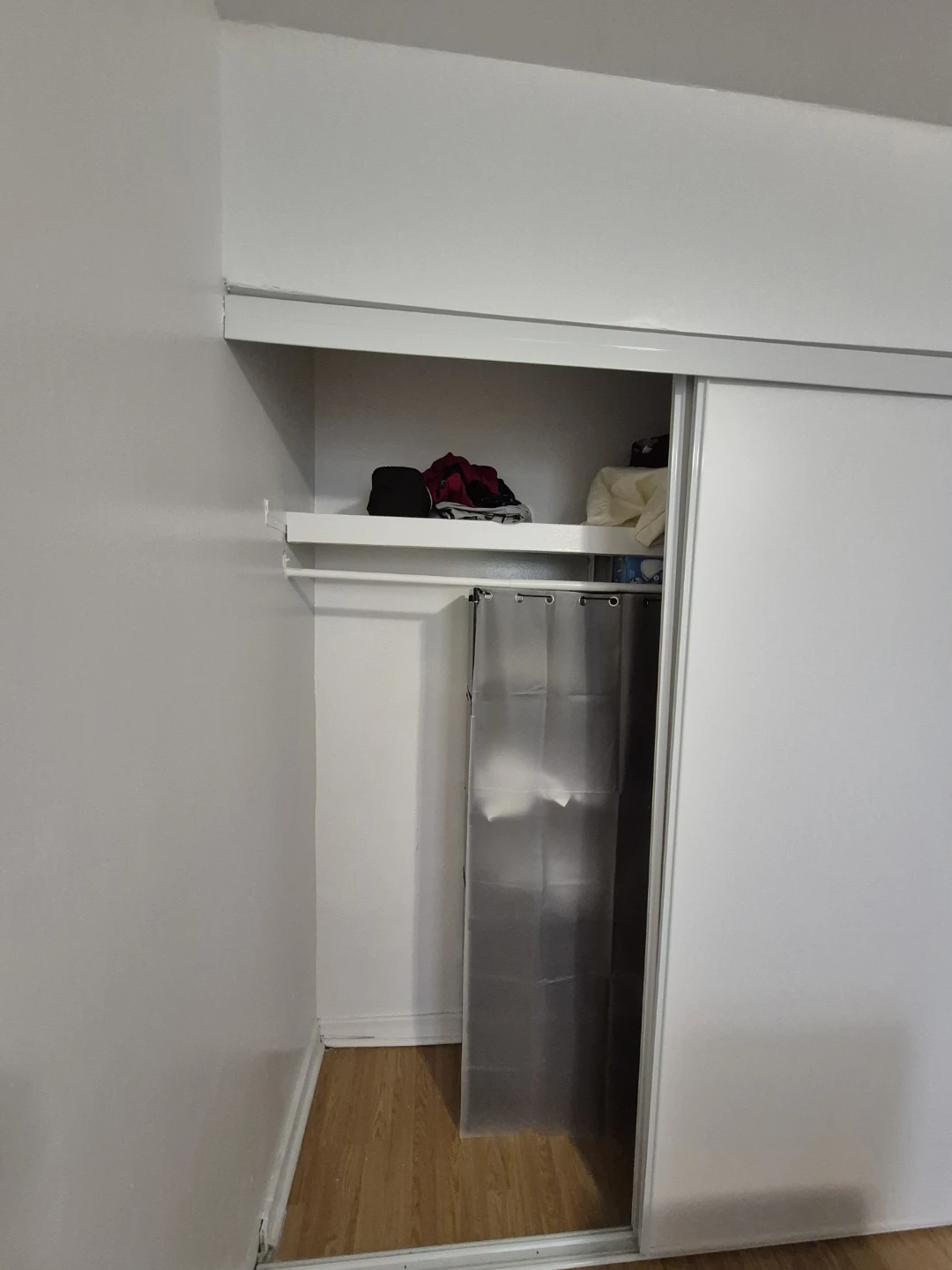 Vegetarian Female Roommate Wanted – 1 BHK Apartment - photo 3