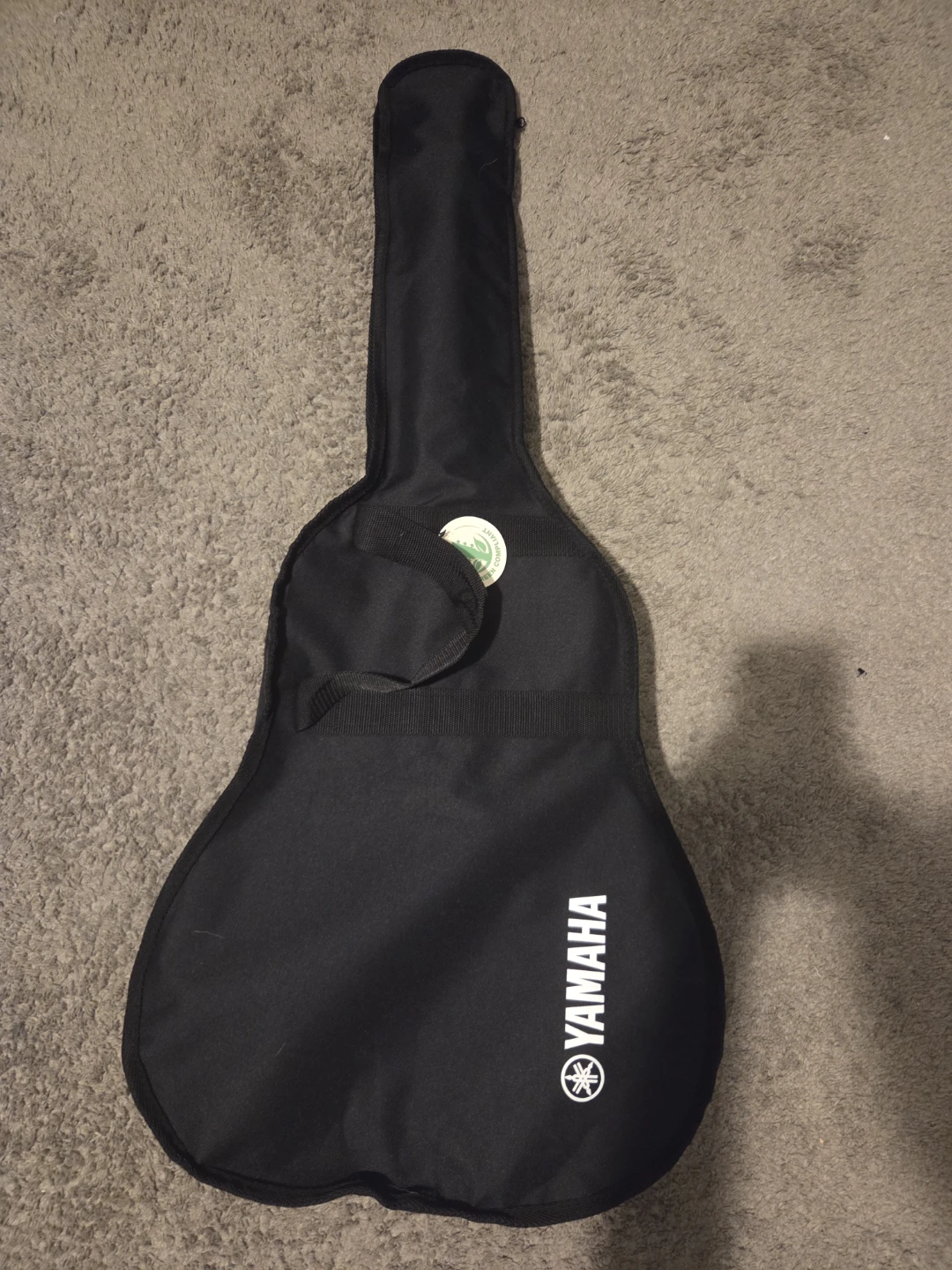 Yamaha F310 Acoustic Guitar With guitar case - photo 3