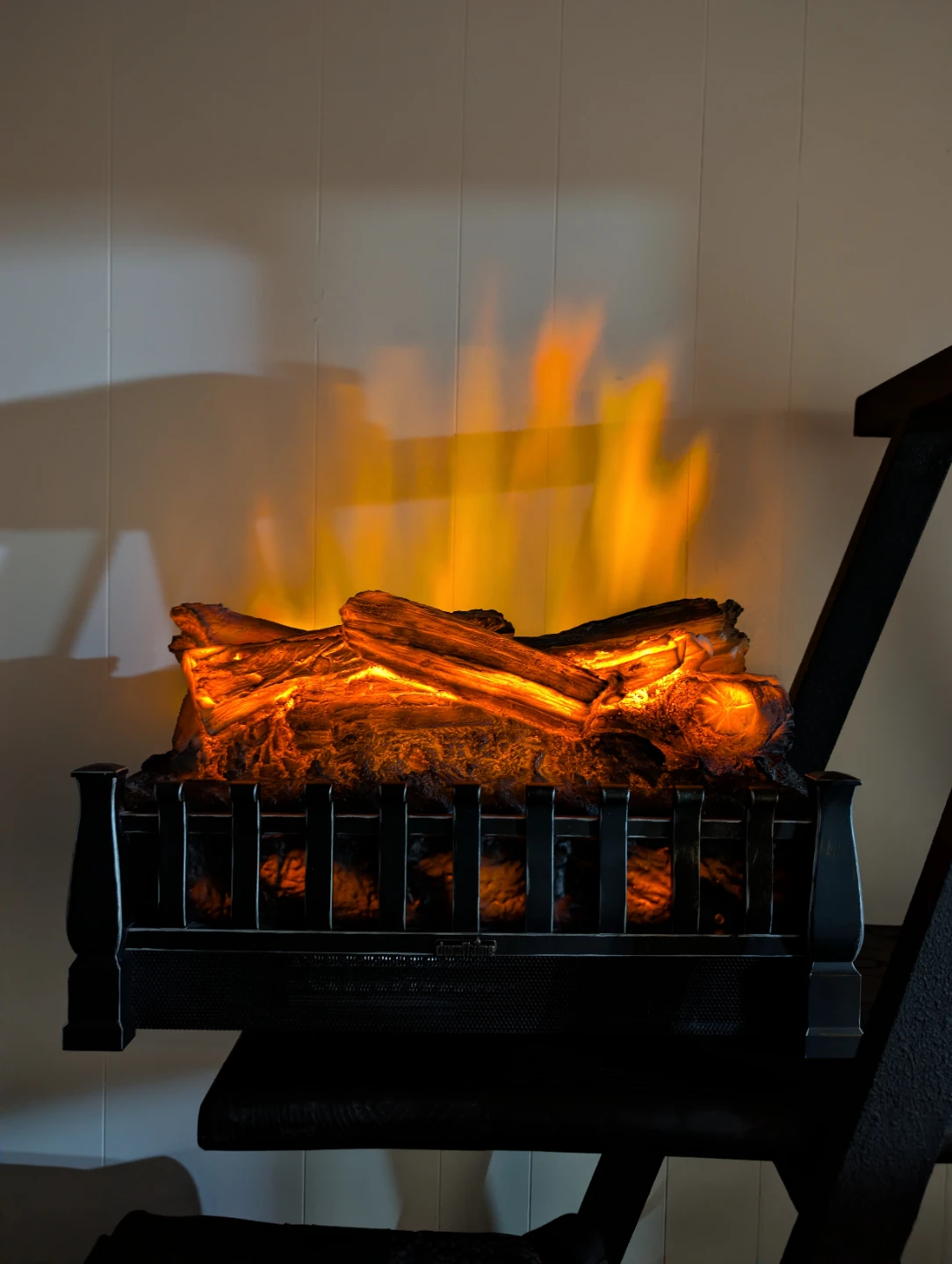 Duraflame Electric Fireplace Log Set Heater (Model DFI020ARU)