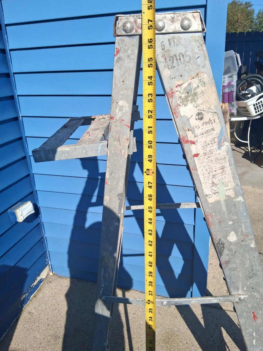 6ft Heavy-Duty Aluminum Step Ladder - photo 3