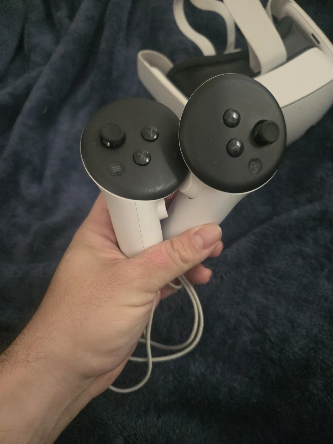 Meta Quest 3 VR Headset and Controllers - photo 3