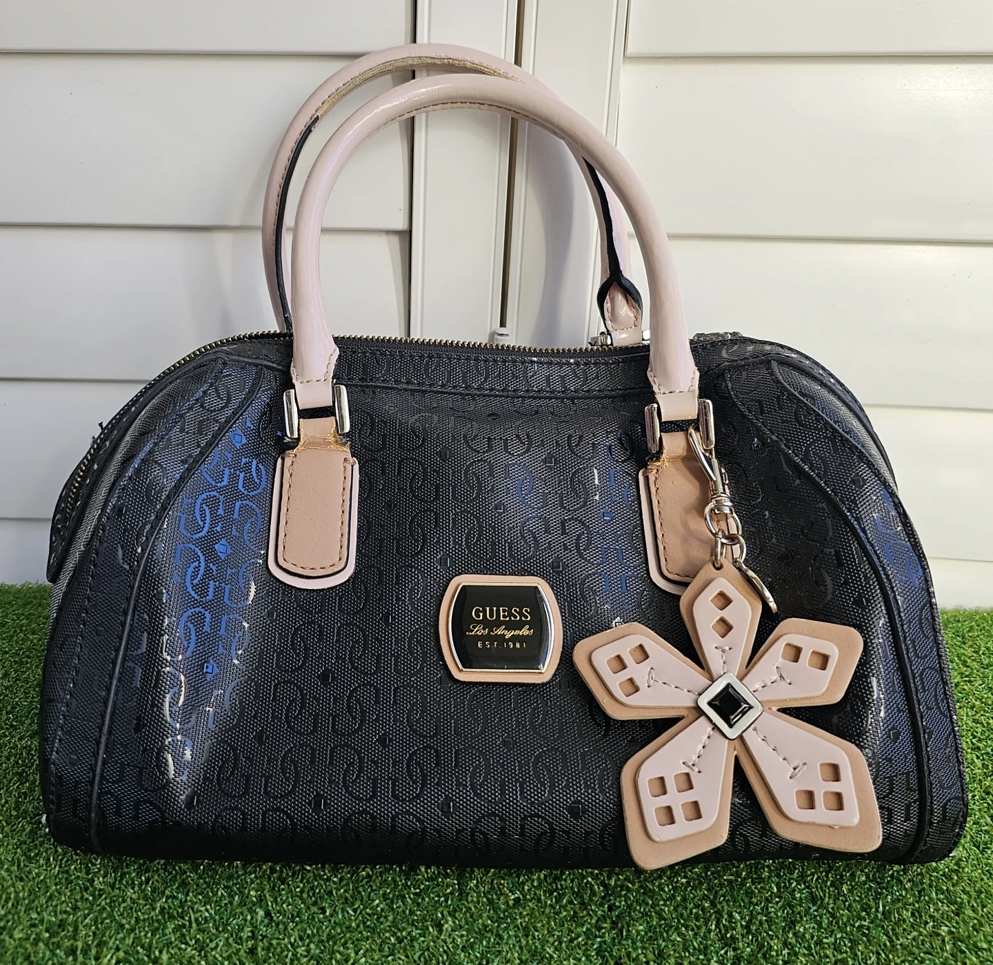 Guess Semi-gloss Handbag with Shoulder Strap